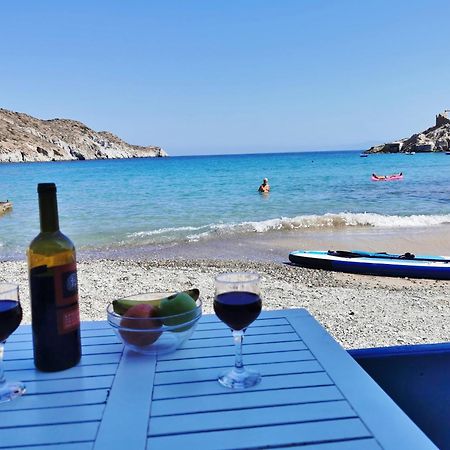 Blue Mare Apartments On The Beach Firopotamos Quarto foto