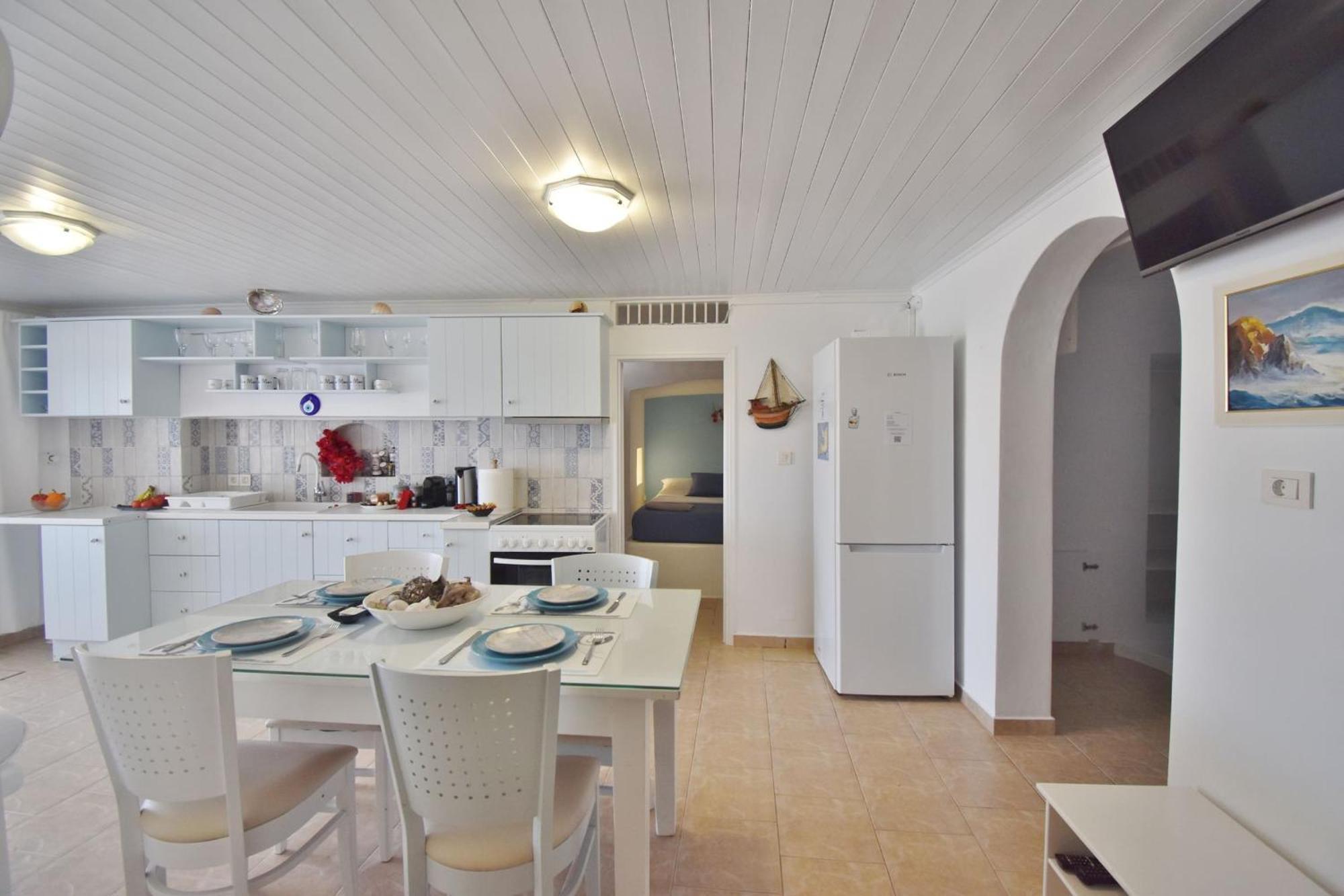 Blue Mare Apartments On The Beach Firopotamos Quarto foto