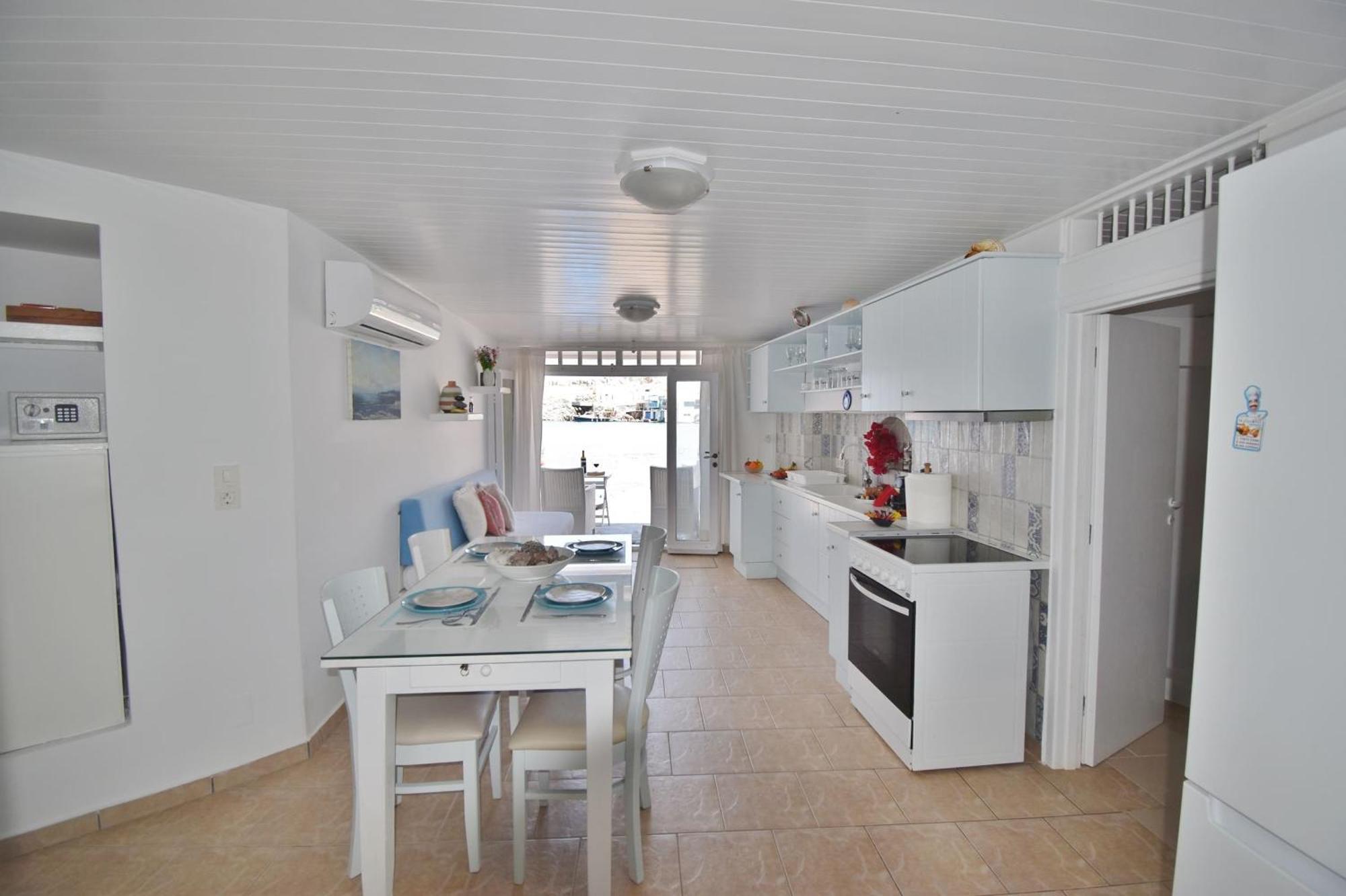 Blue Mare Apartments On The Beach Firopotamos Quarto foto