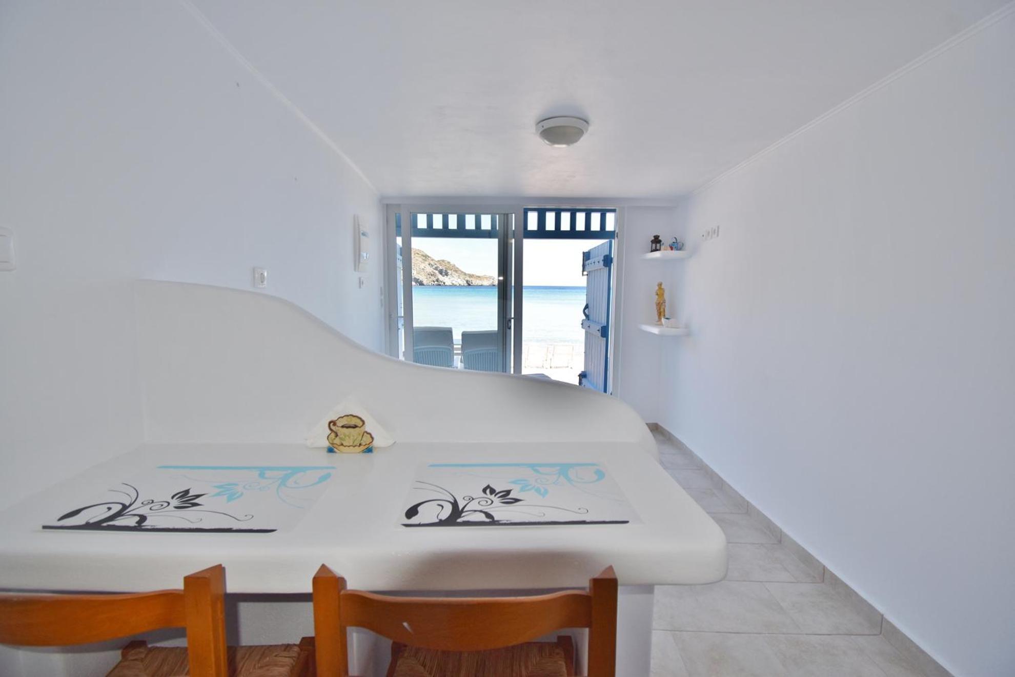 Blue Mare Apartments On The Beach Firopotamos Quarto foto