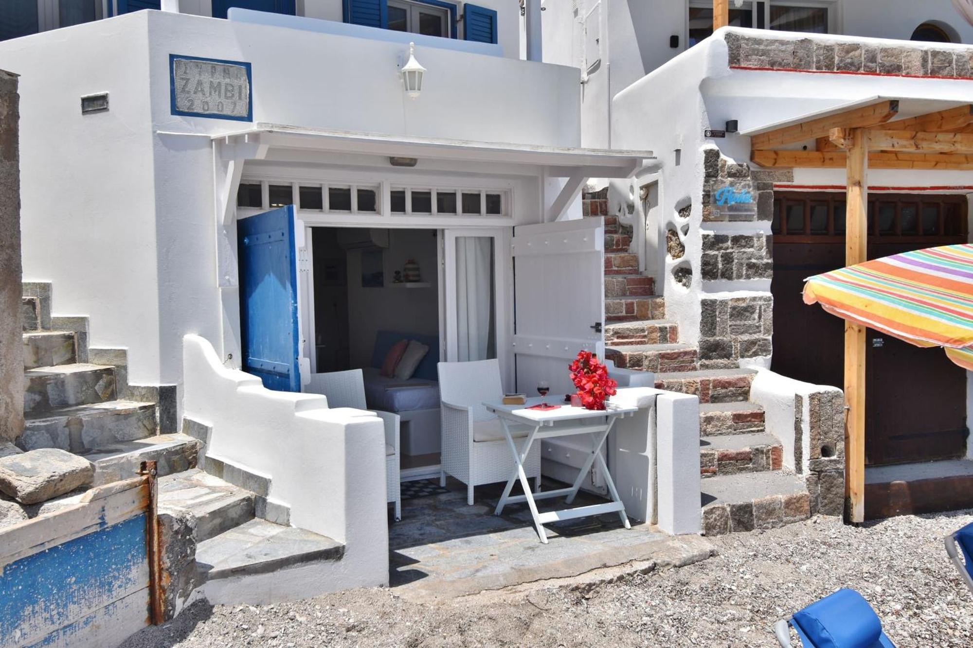 Blue Mare Apartments On The Beach Firopotamos Quarto foto