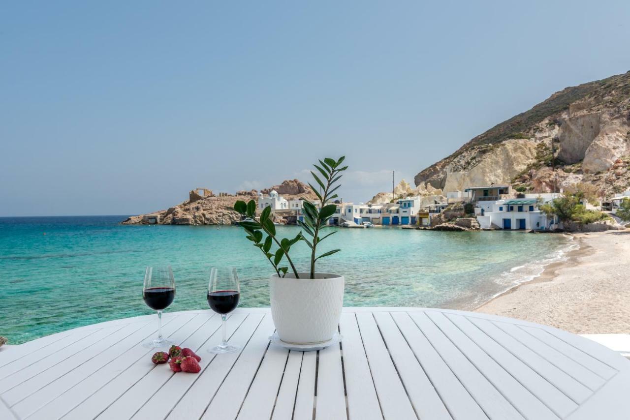 Blue Mare Apartments On The Beach Firopotamos Exterior foto